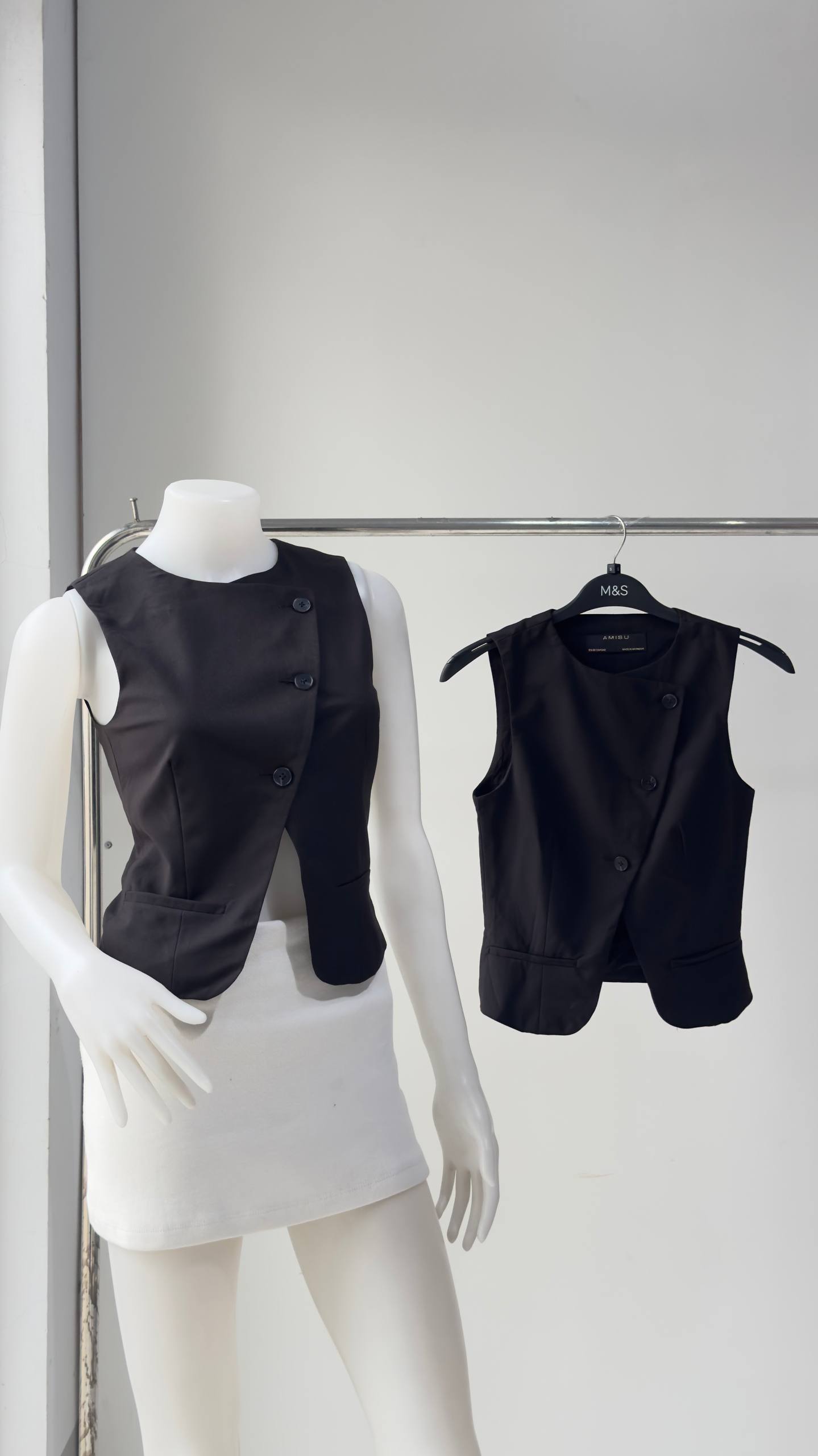 Studio Buttoned Vest
